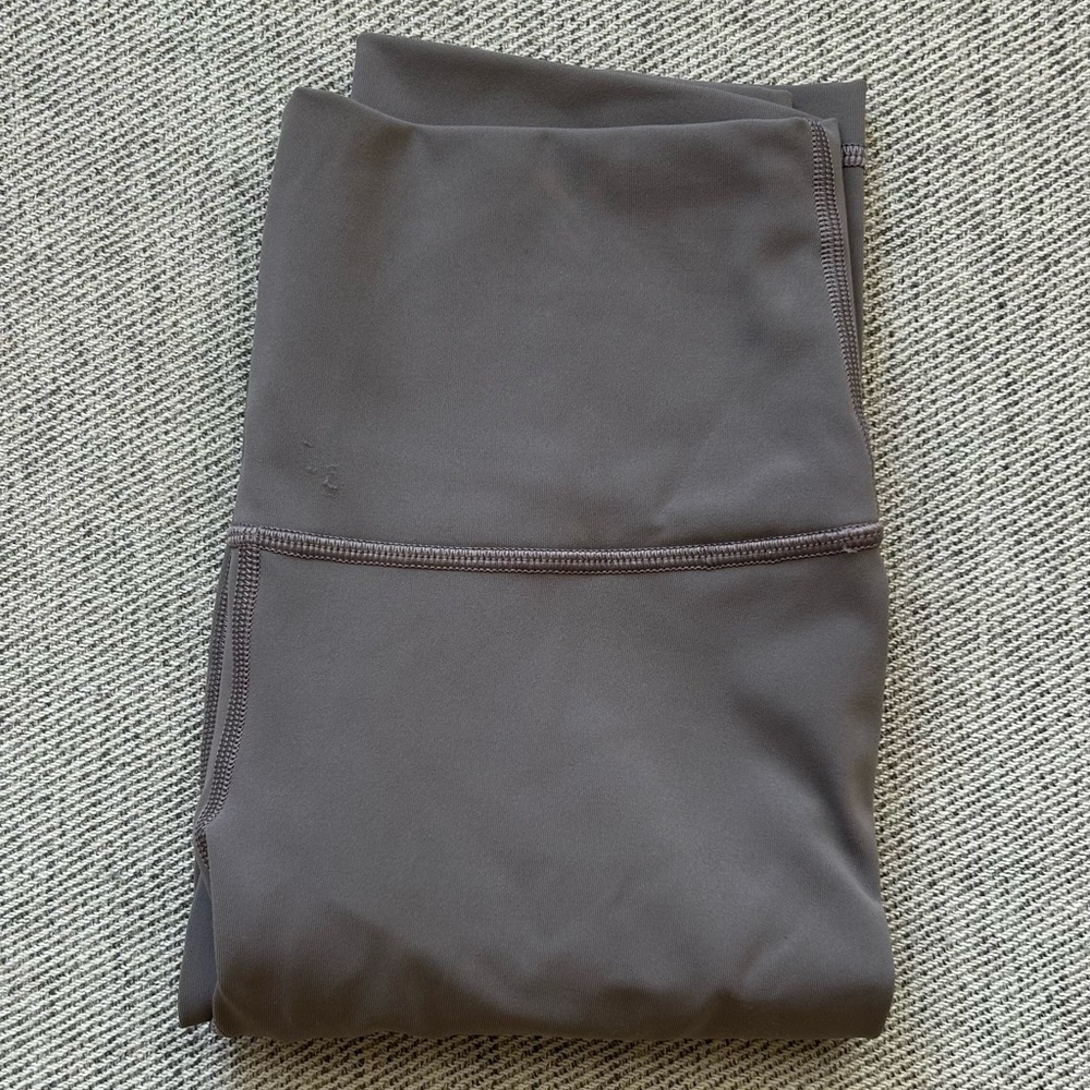 lululemon athletica Size 4 Leggings Lilac